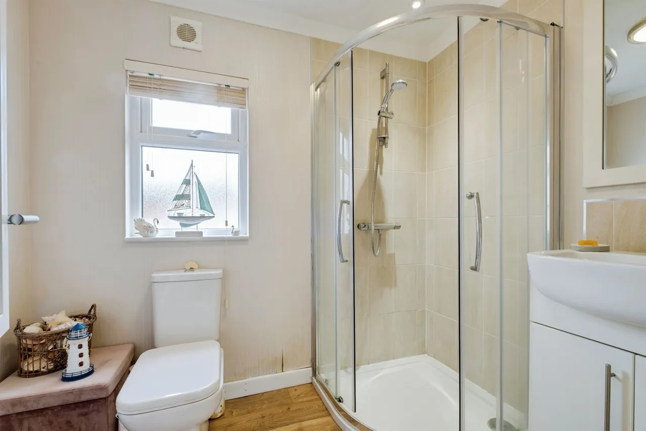 Maple Walk, Matchams, BH24, photo 6