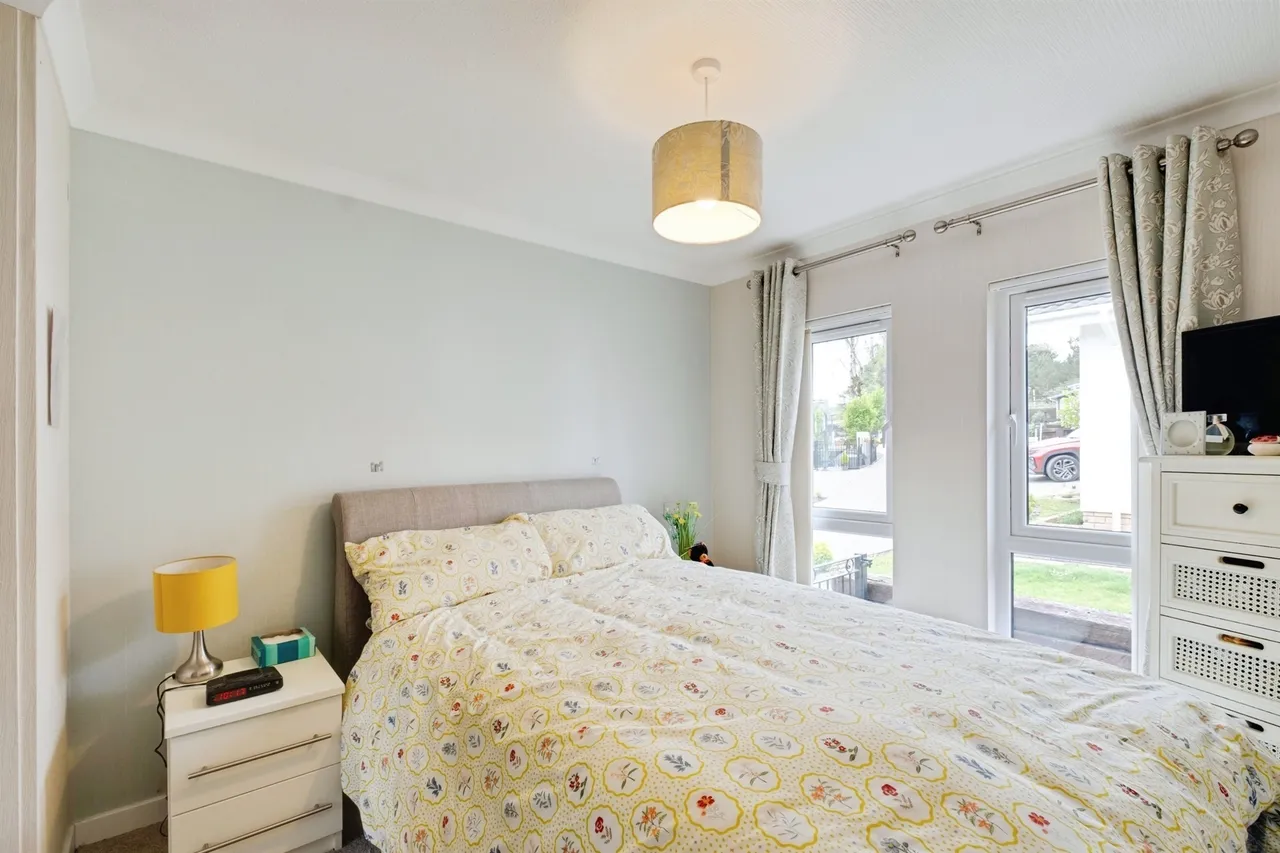 Maple Walk, Matchams, BH24, photo 16