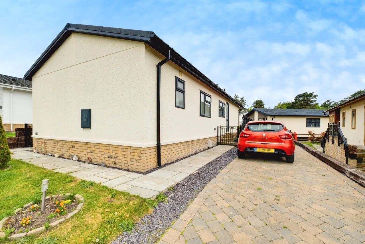 Maple Walk, Matchams, BH24, photo 18