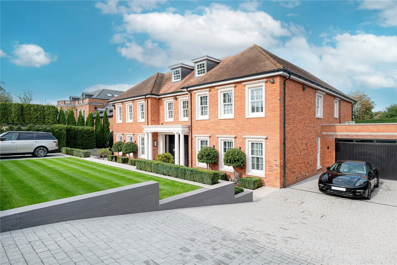 Fairmile Avenue, Cobham, KT11, photo 3