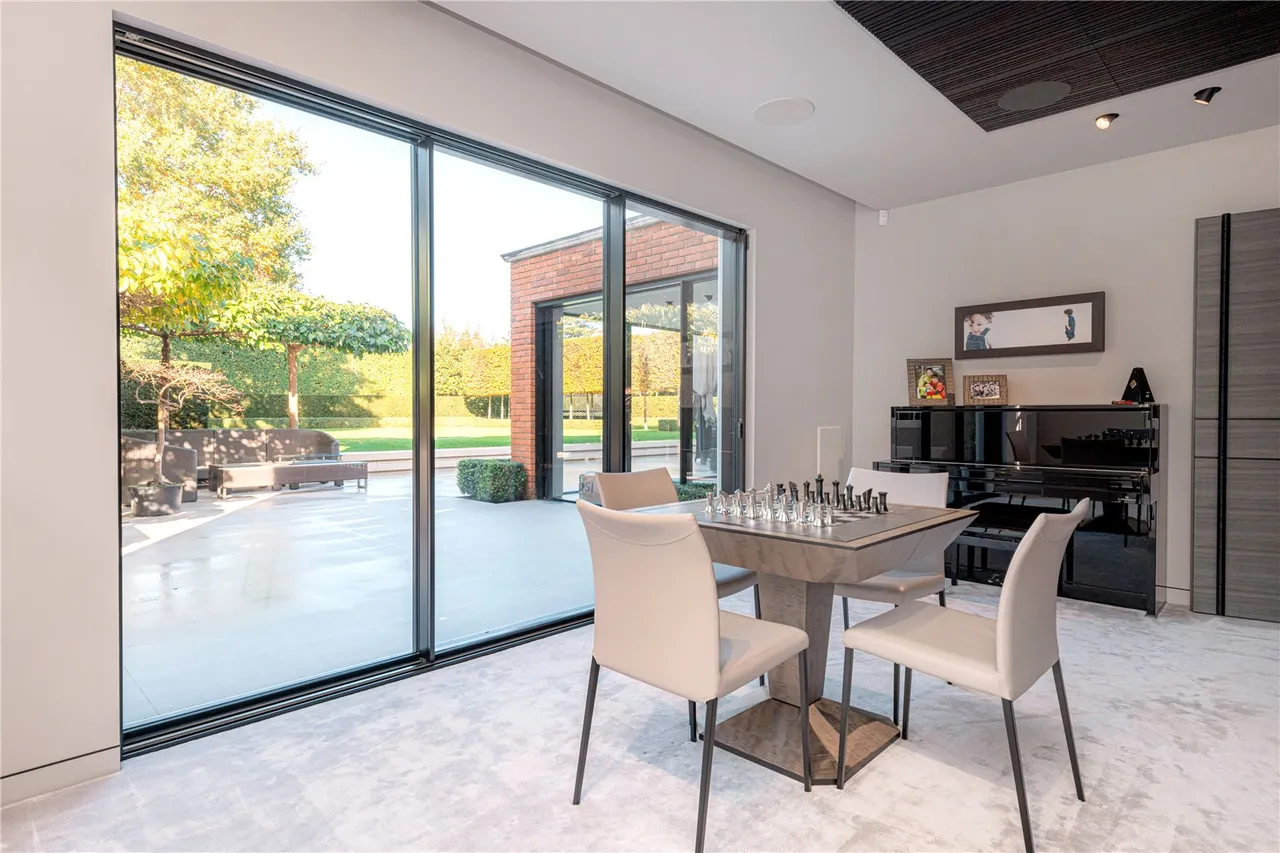 Fairmile Avenue, Cobham, KT11, photo 14