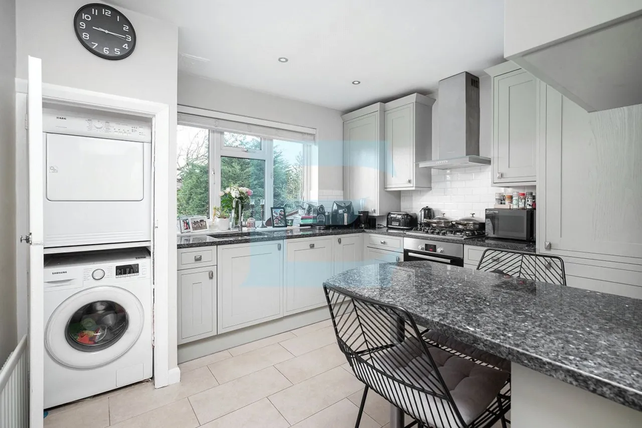 Byron Road, Mill Hill, NW7, photo 2