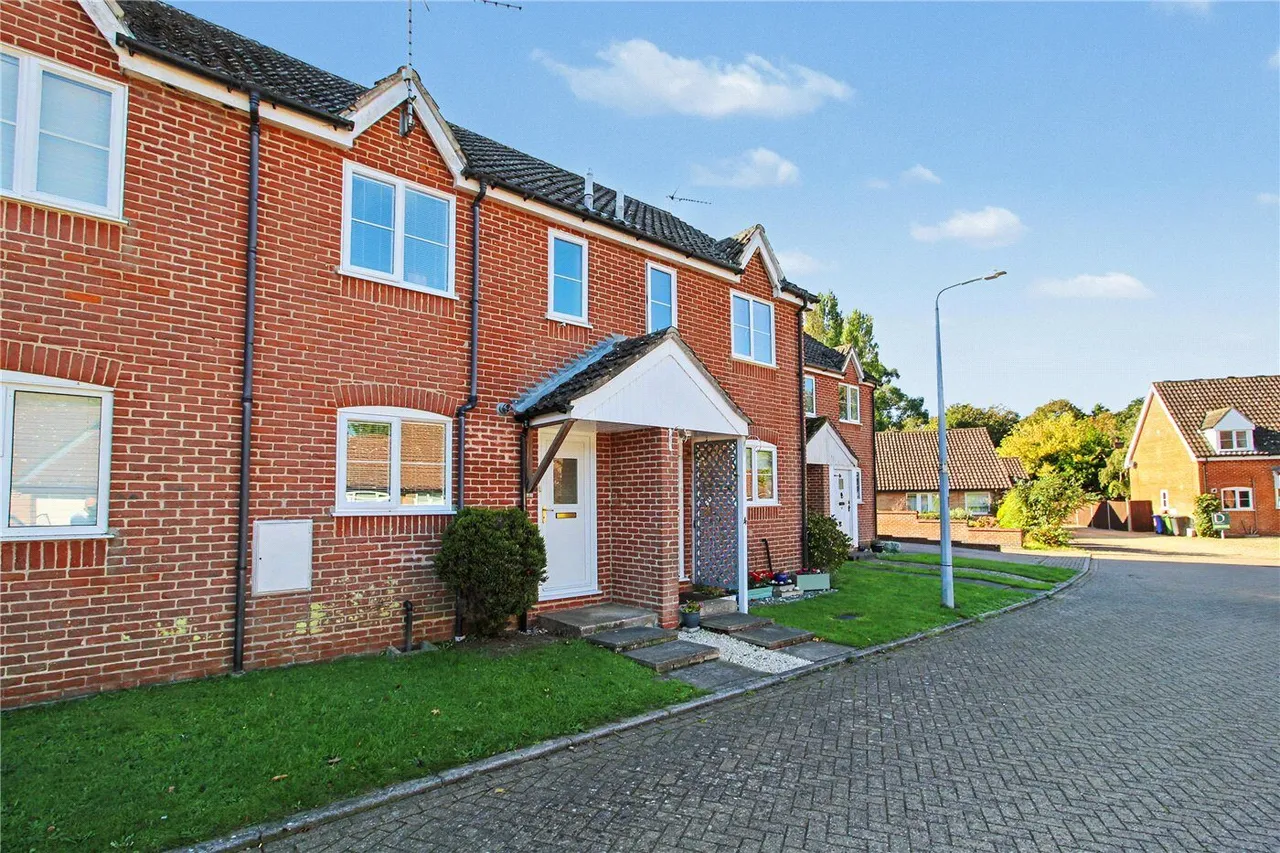 2 bed house for sale, Old Priory Gardens, Wangford, NR34