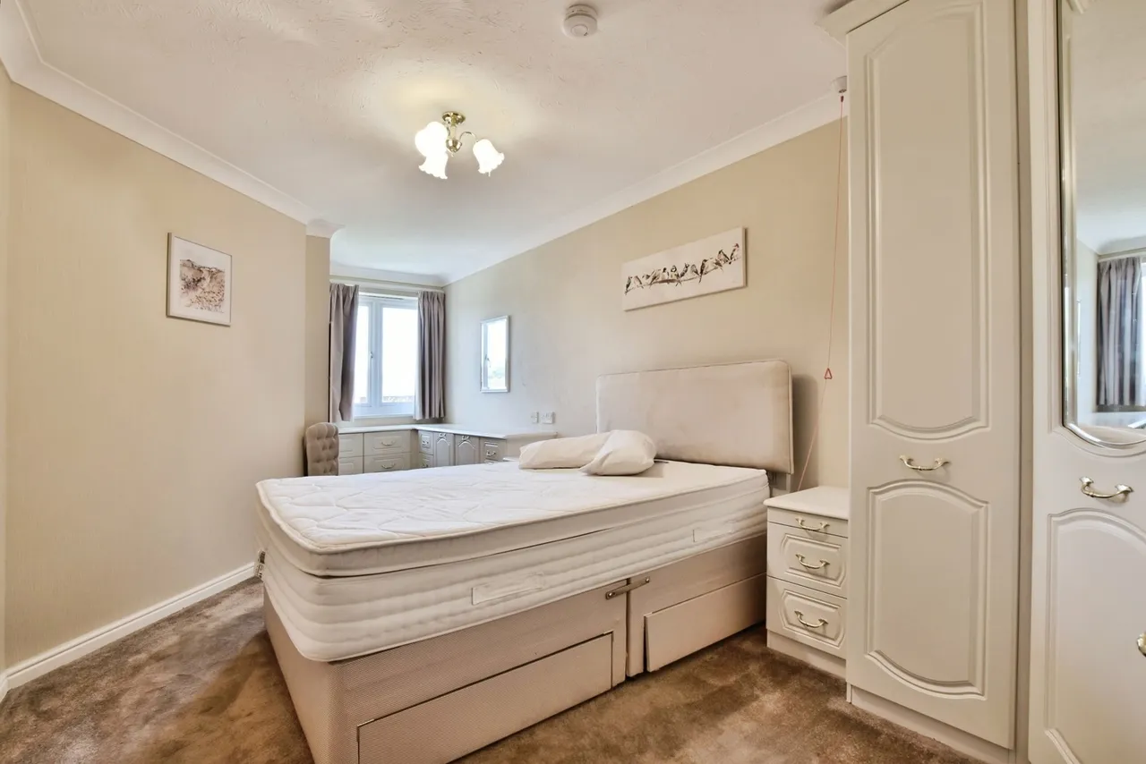 Howard Court, Bedford Drive, Timperley, Altrincham, WA15, photo 8