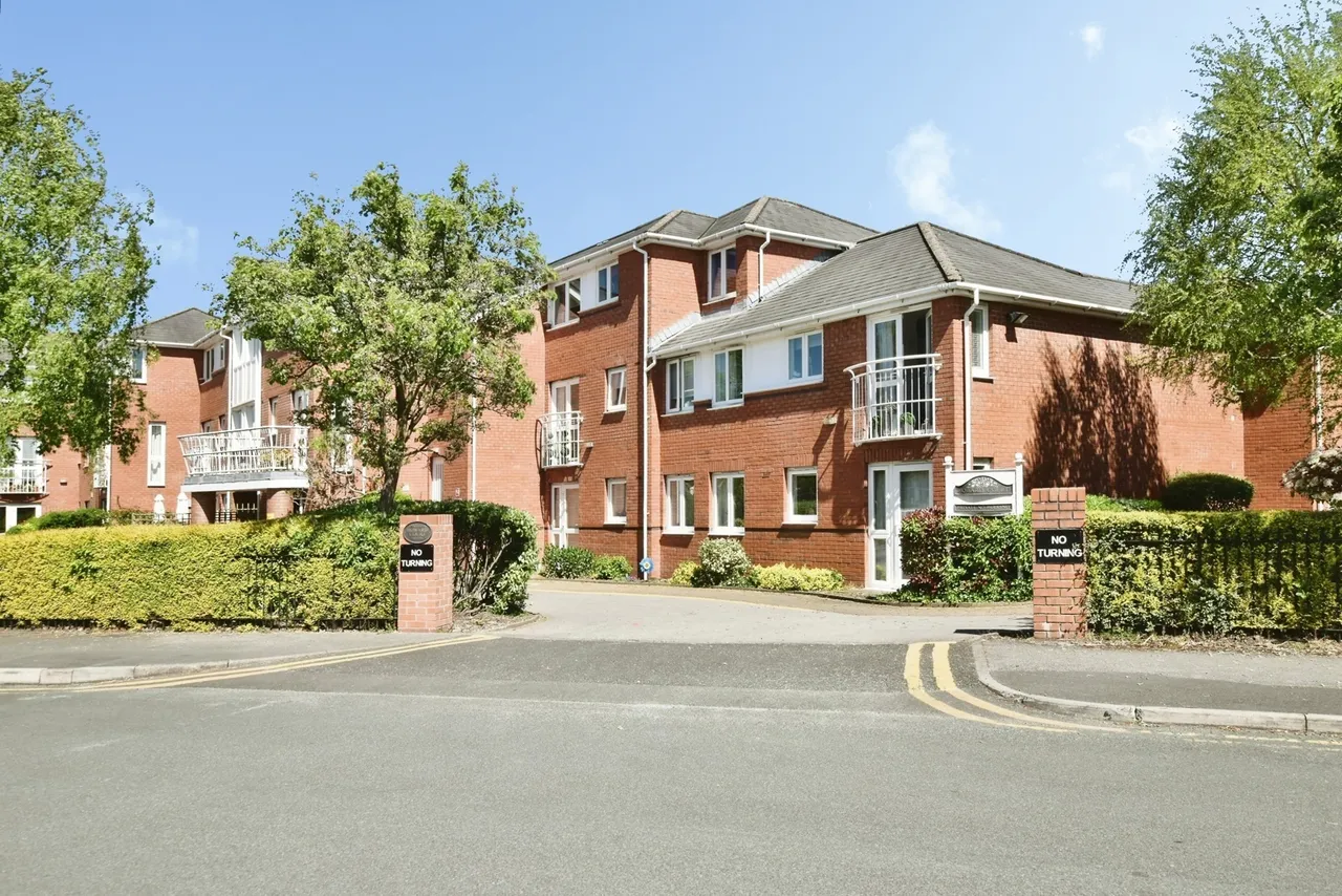 Howard Court, Bedford Drive, Timperley, Altrincham, WA15, photo 4