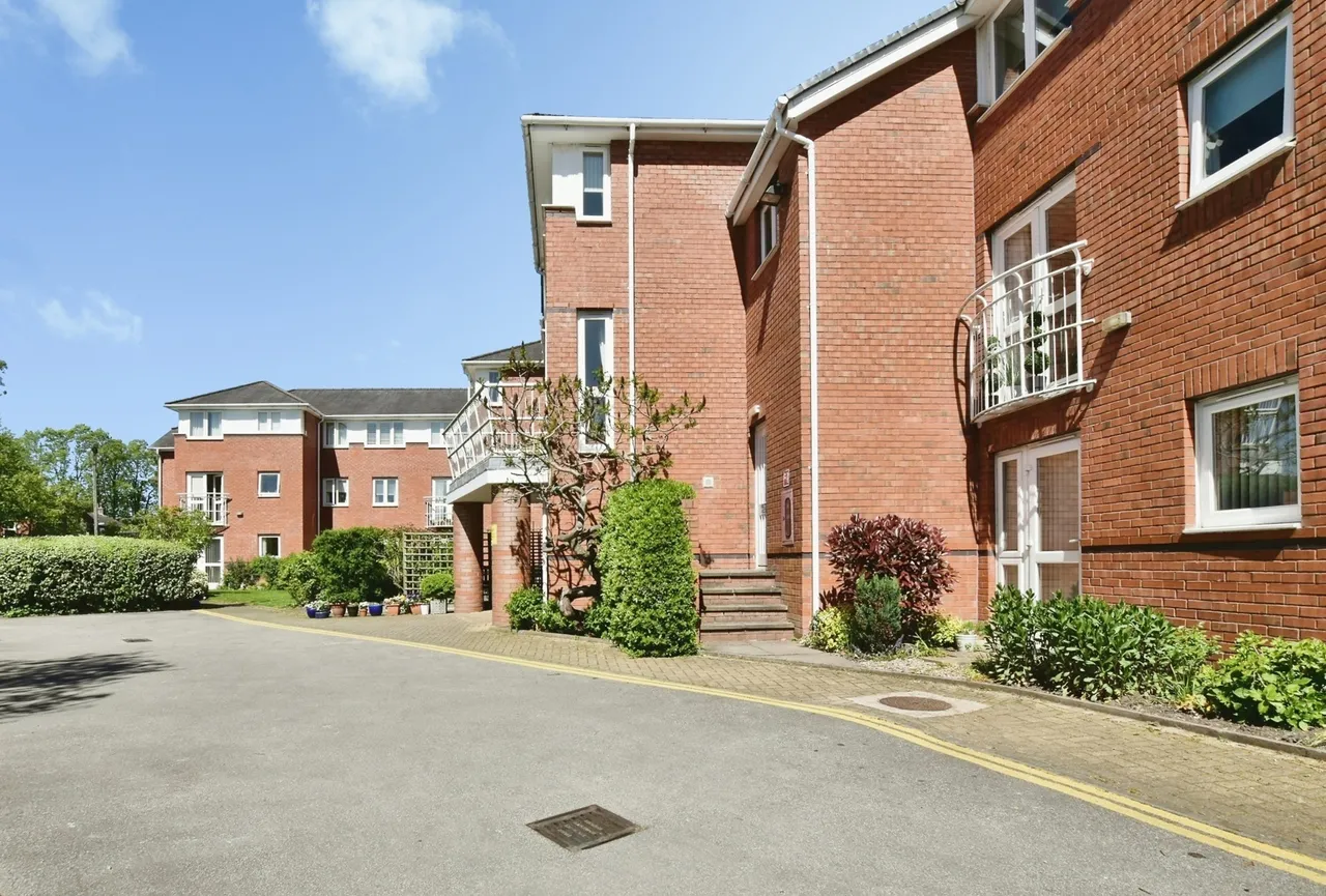 Howard Court, Bedford Drive, Timperley, Altrincham, WA15, photo 13