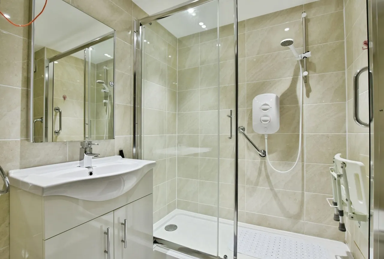 Howard Court, Bedford Drive, Timperley, Altrincham, WA15, photo 18