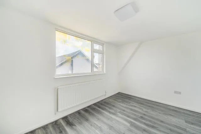 Feltham Hill Road, Ashford, TW15, photo 28