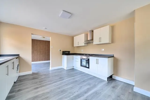 Feltham Hill Road, Ashford, TW15, photo 9