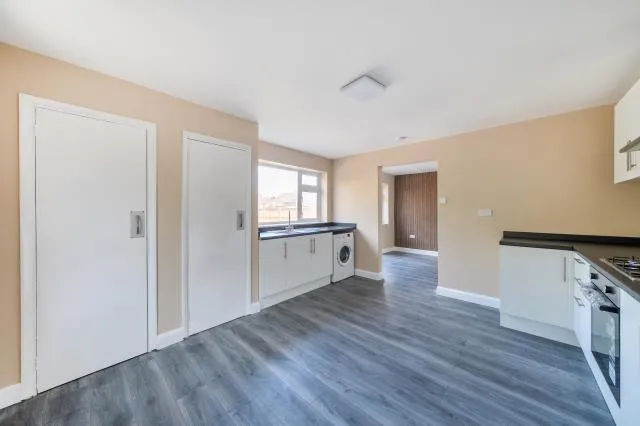 Feltham Hill Road, Ashford, TW15, photo 23