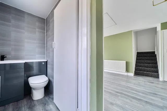 Feltham Hill Road, Ashford, TW15, photo 6