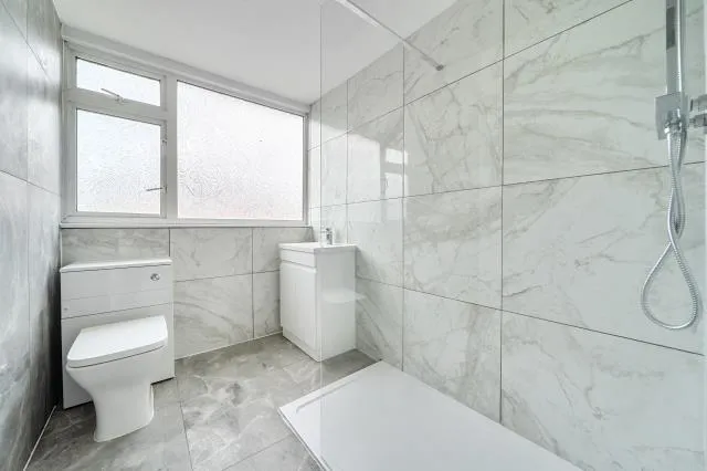 Feltham Hill Road, Ashford, TW15, photo 11