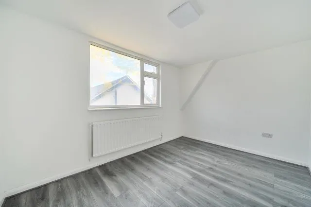 Feltham Hill Road, Ashford, TW15, photo 13