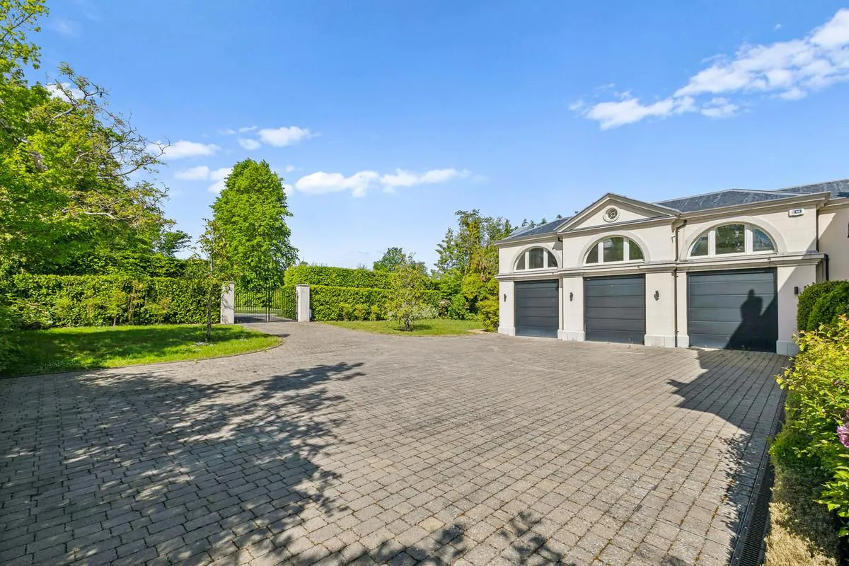 Princes Drive, Oxshott, KT22, photo 18