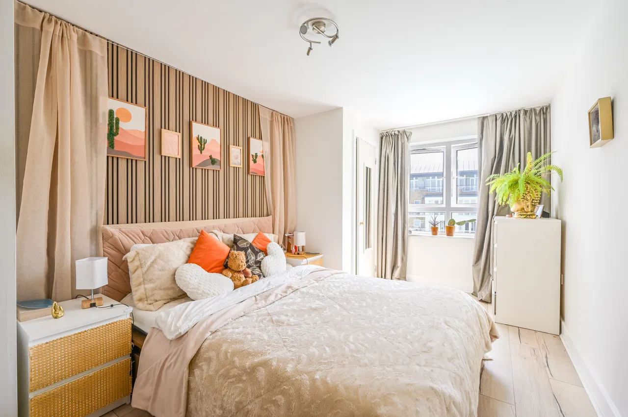 167 St Davids Square, London, photo 4