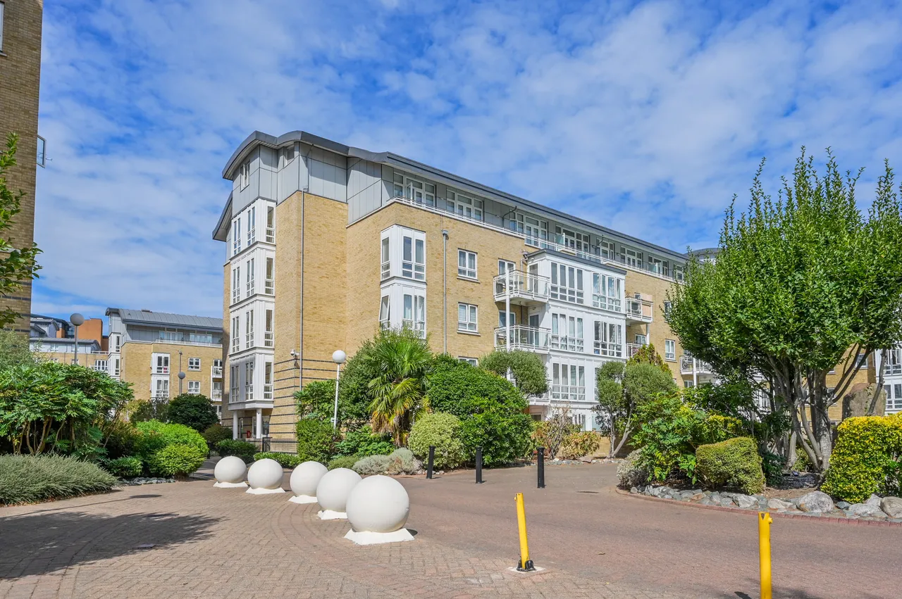 167 St Davids Square, London, photo 5
