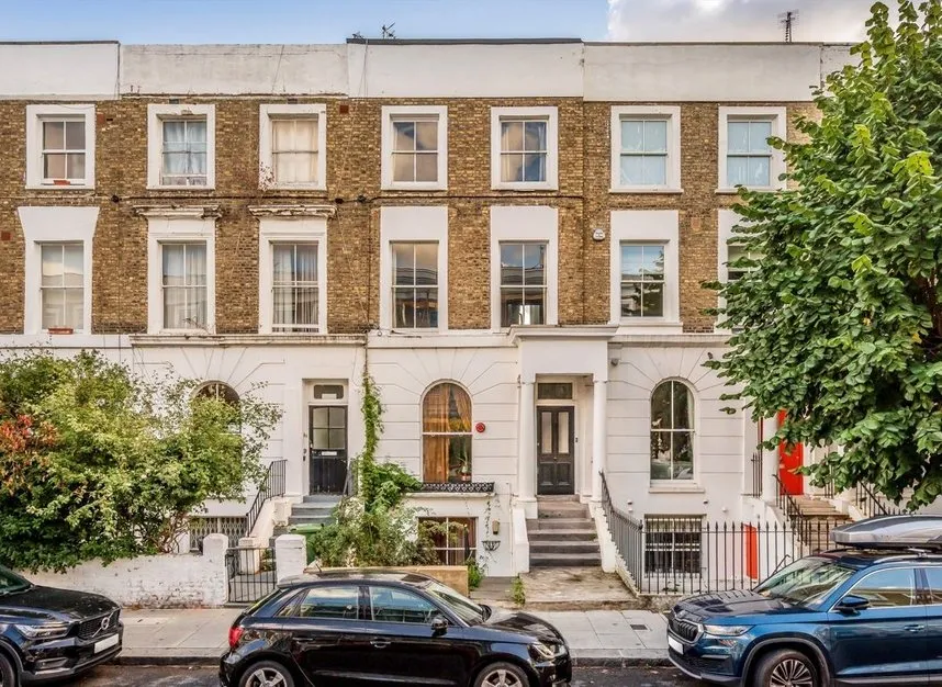 3 bed flat to rent, Stanlake Road, Shepherds Bush, W12