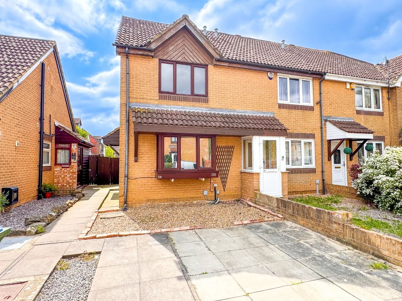 2 bed house for sale — Harrier Mews, West Thamesmead, London, SE28 0DQ