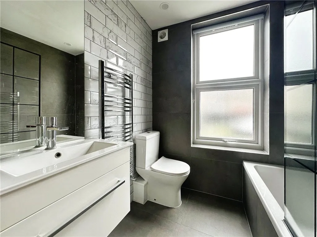Camberwell Road, London, SE5, photo 5