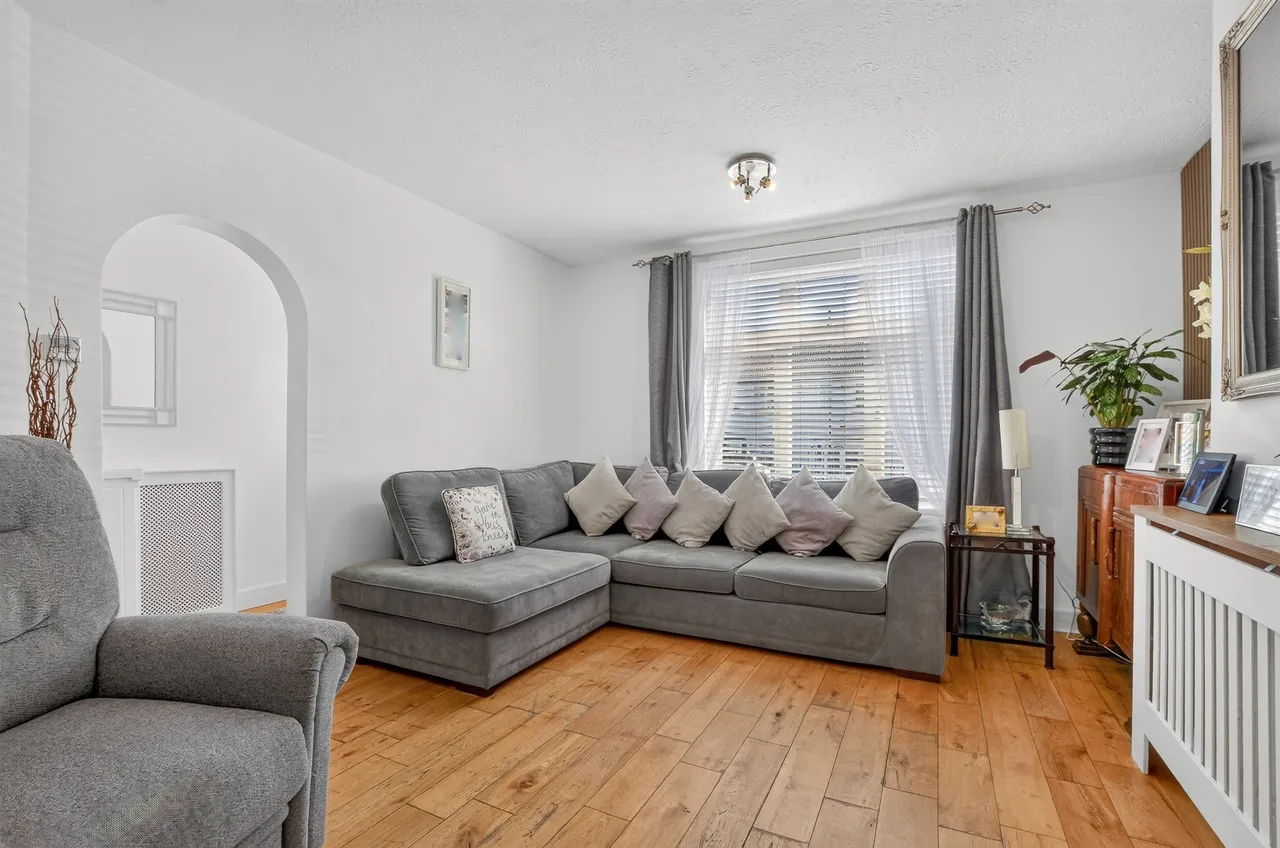 Millfield Road, Edgware, HA8, photo 3