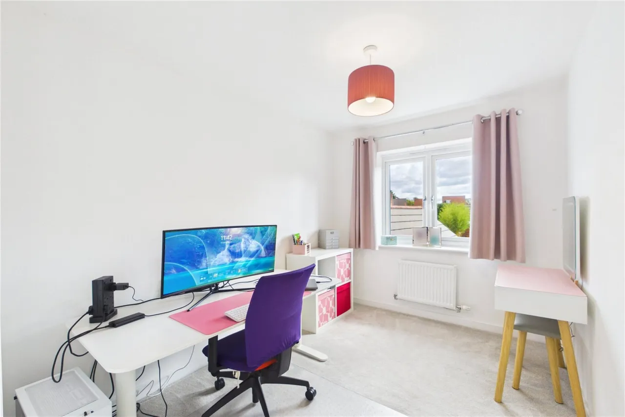 Fullbrook Avenue, Spencers Wood, RG7, photo 16