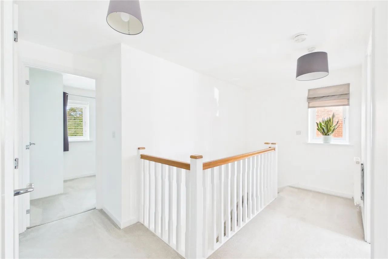 Fullbrook Avenue, Spencers Wood, RG7, photo 11