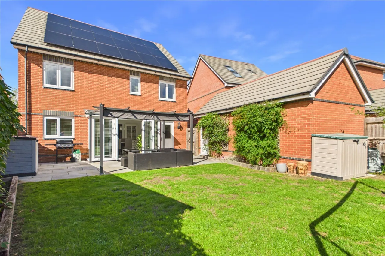 Fullbrook Avenue, Spencers Wood, RG7, photo 18