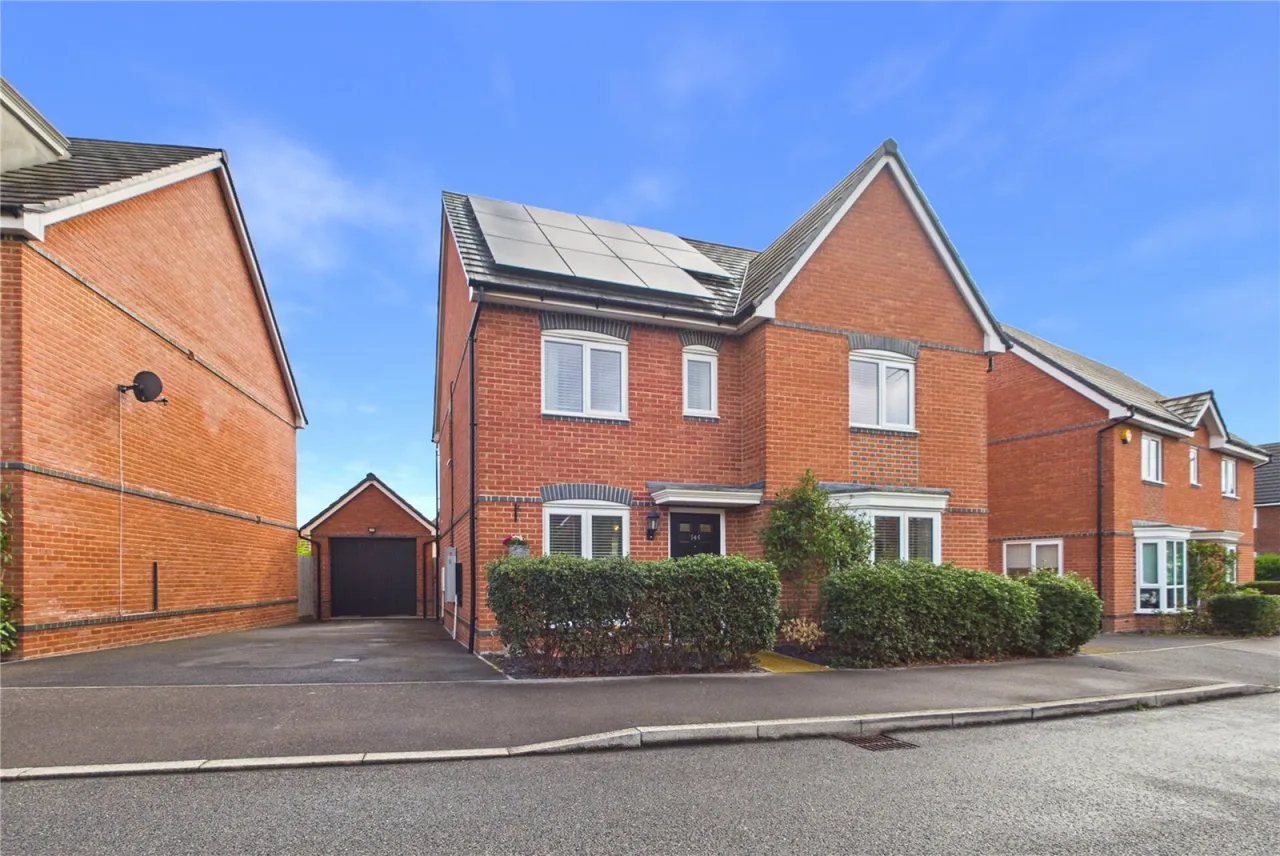 4 bed house for sale, Fullbrook Avenue, Spencers Wood, RG7