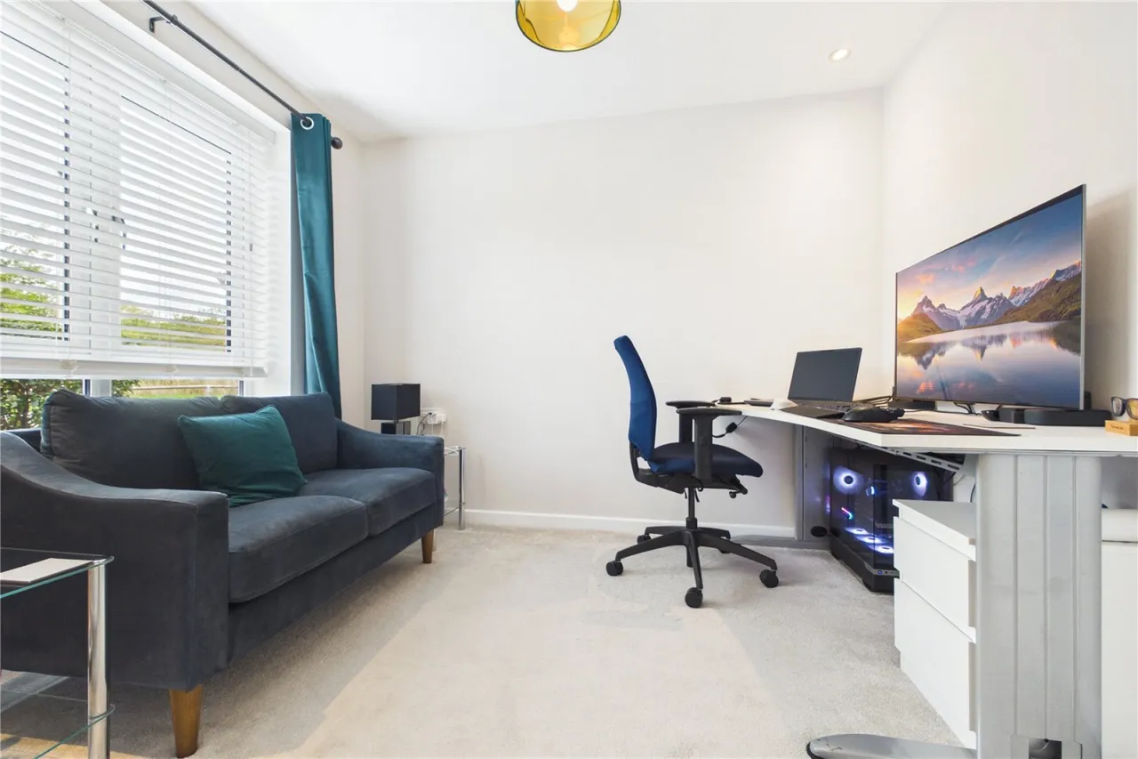 Fullbrook Avenue, Spencers Wood, RG7, photo 9
