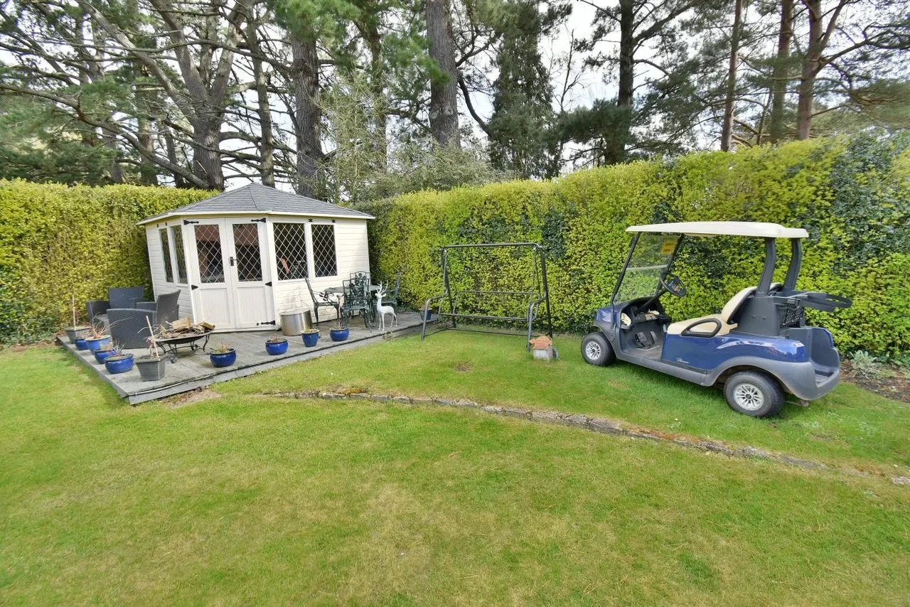 Golf Links Road, BH22, photo 25