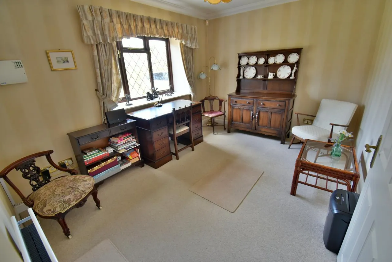 Golf Links Road, BH22, photo 9
