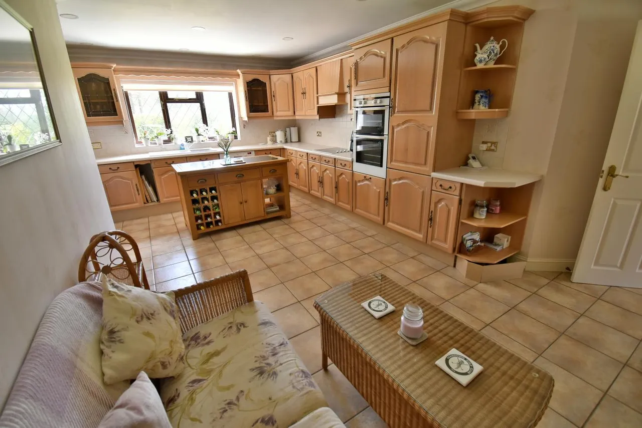 Golf Links Road, BH22, photo 6