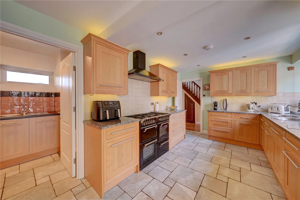 Wyndham House, Yew Tree Lane, Fairfield, Bromsgrove, Worcestershire, B61 9LT, photo 12