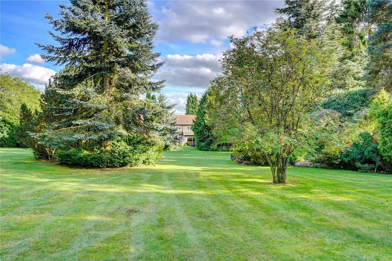 Wyndham House, Yew Tree Lane, Fairfield, Bromsgrove, Worcestershire, B61 9LT, photo 4