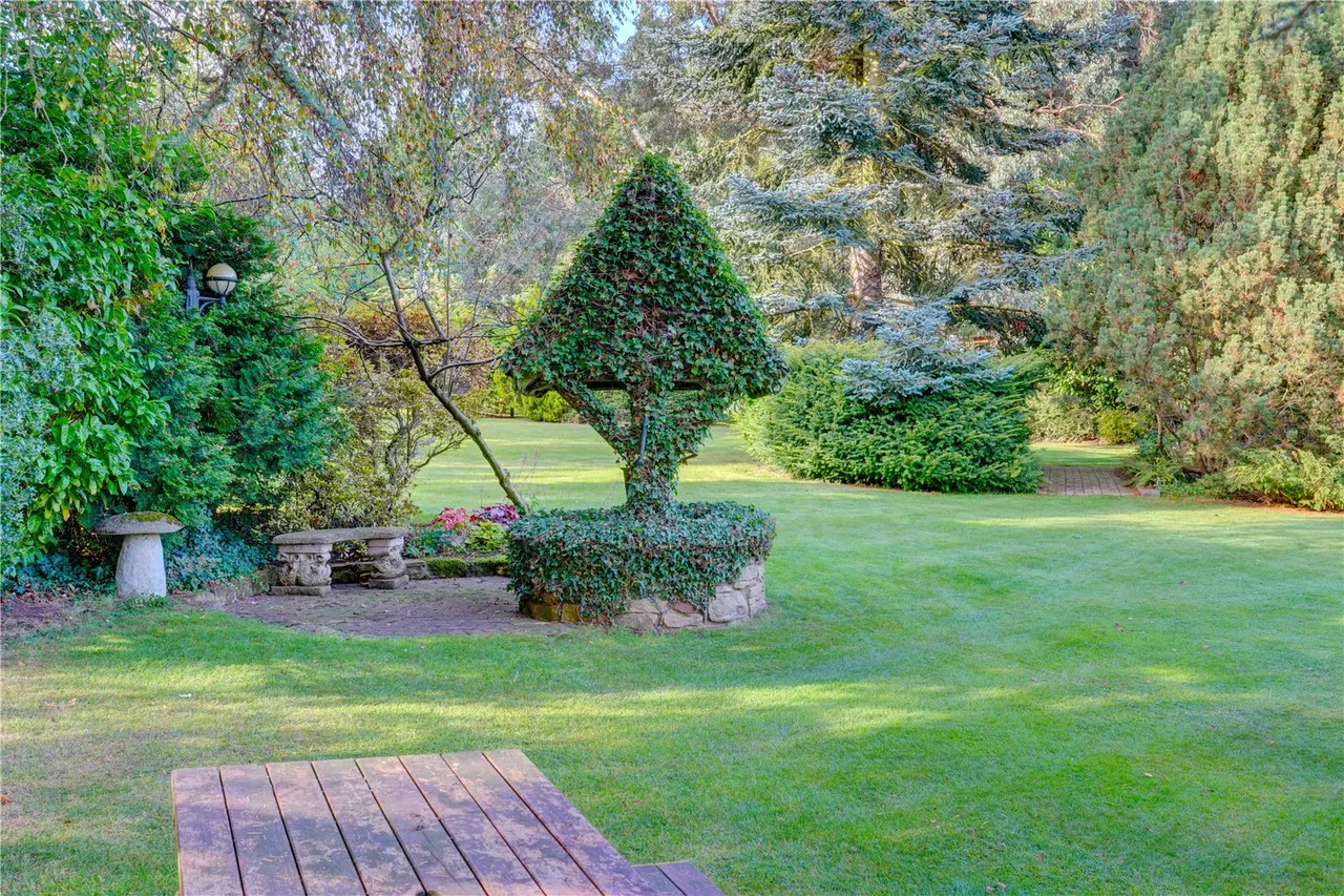 Wyndham House, Yew Tree Lane, Fairfield, Bromsgrove, Worcestershire, B61 9LT, photo 24