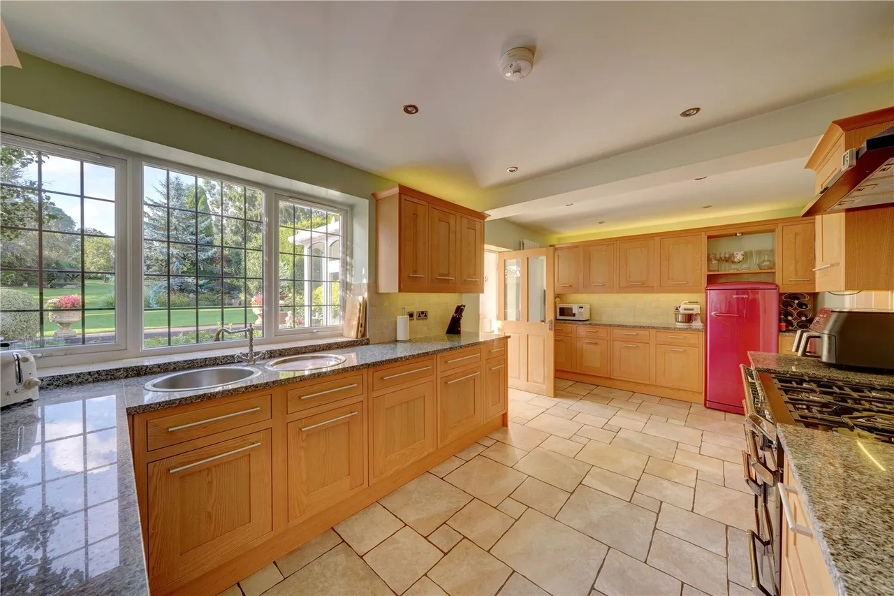 Wyndham House, Yew Tree Lane, Fairfield, Bromsgrove, Worcestershire, B61 9LT, photo 10