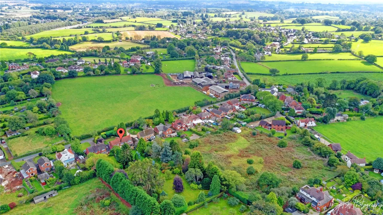 Wyndham House, Yew Tree Lane, Fairfield, Bromsgrove, Worcestershire, B61 9LT, photo 33
