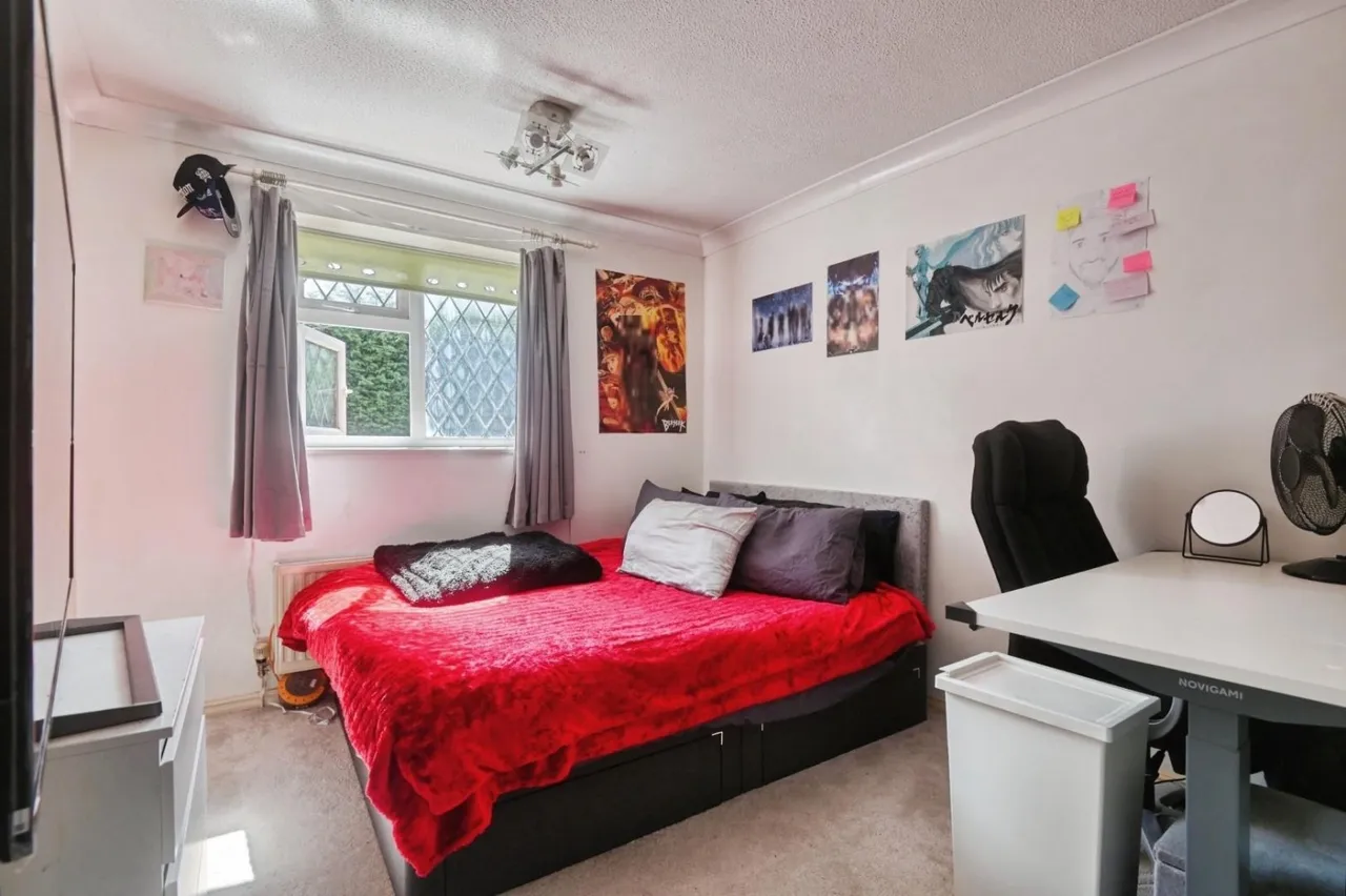 Gleneagles, Tamworth, B77, photo 17