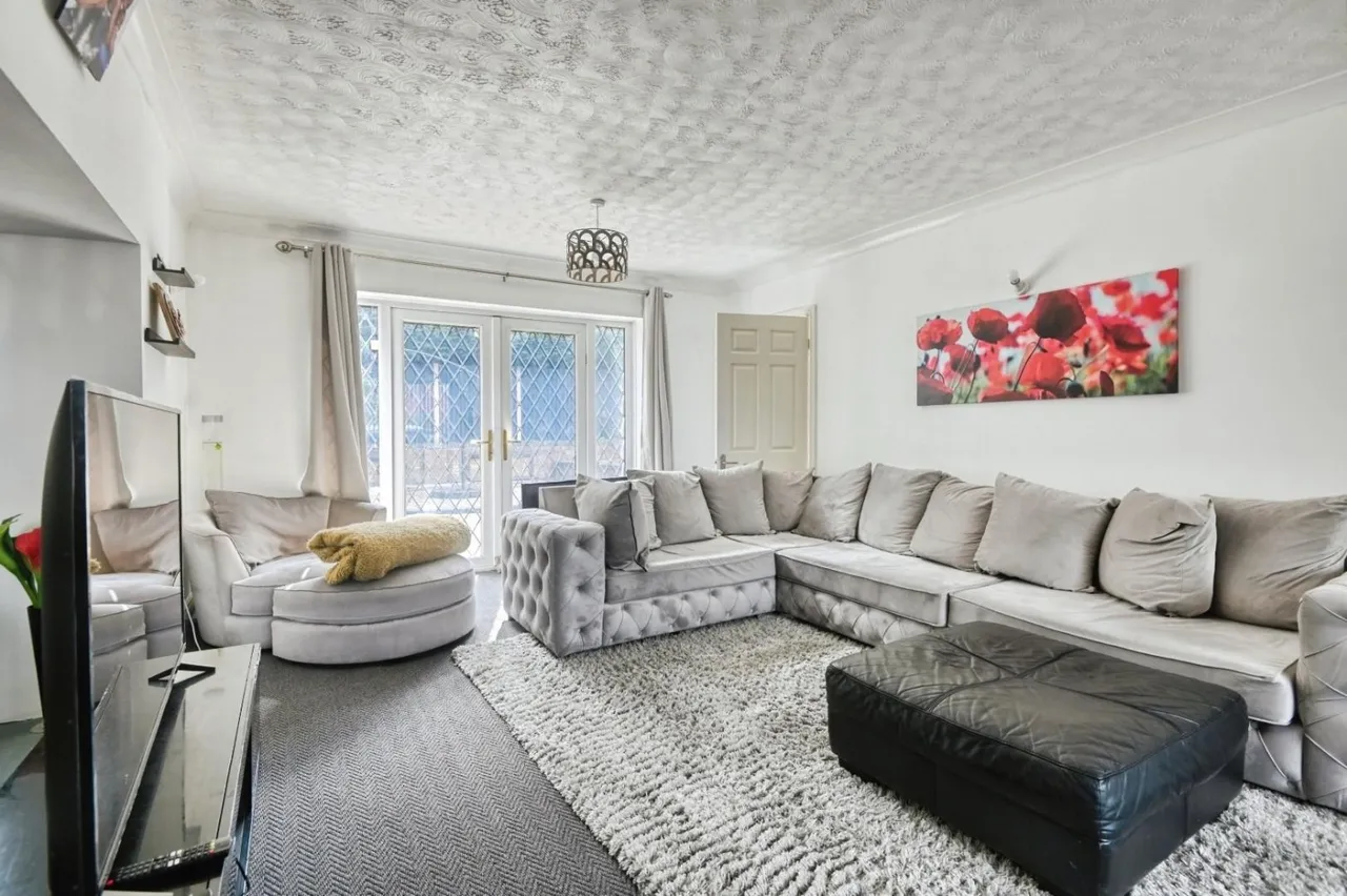 Gleneagles, Tamworth, B77, photo 3