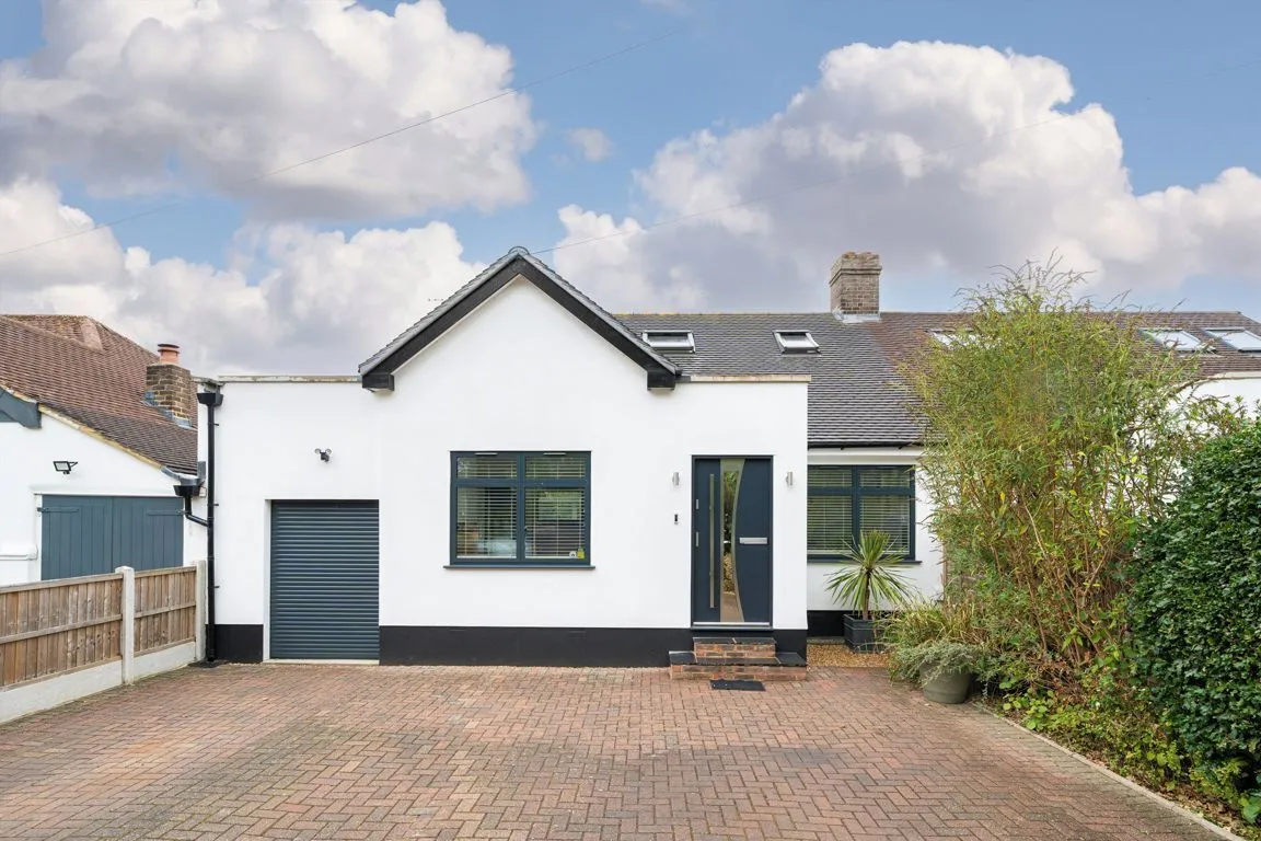 4 bed property for sale, Powder Mill Lane, TW2