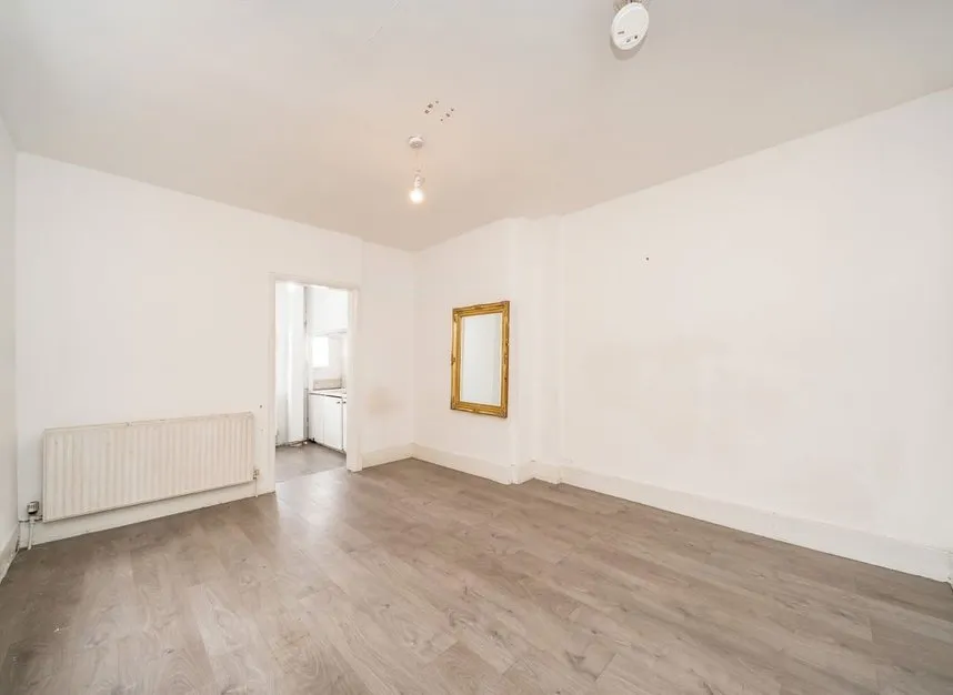 Cricklewood Lane, Cricklewood, NW2, photo 6