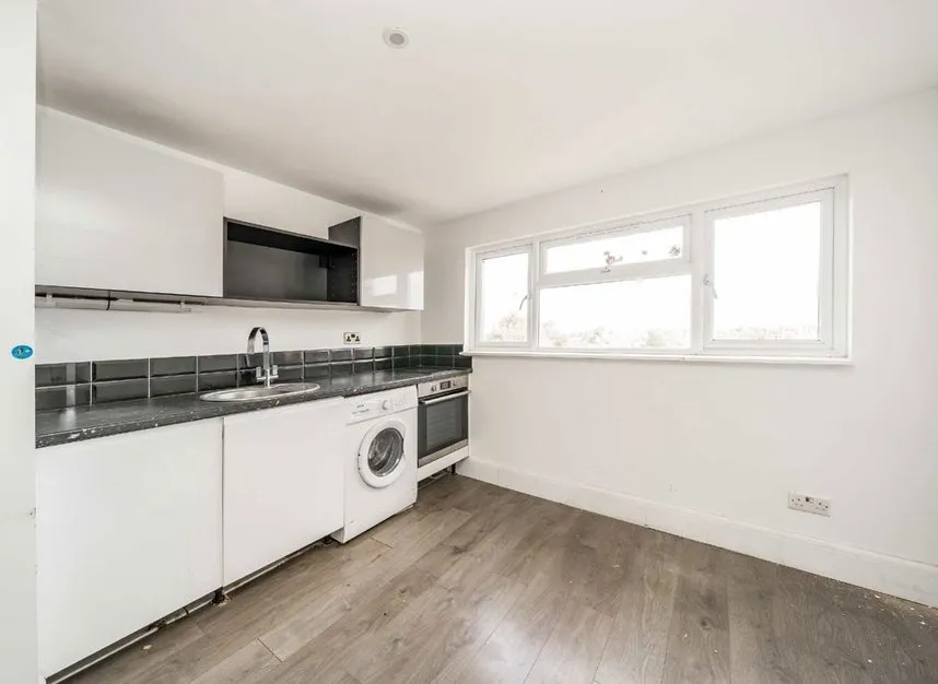 Cricklewood Lane, Cricklewood, NW2, photo 3