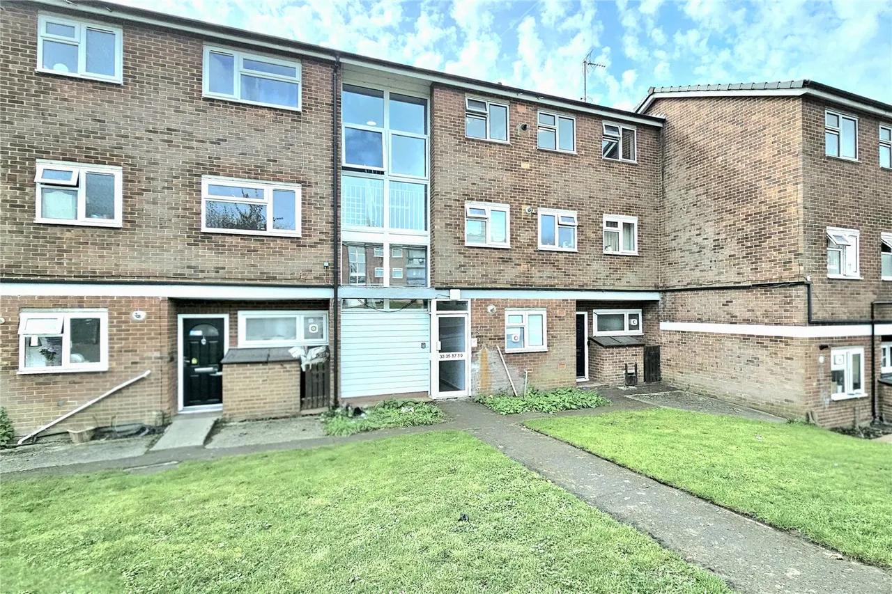 2 bed flat for sale — Chapel Road, Camberley, Surrey, GU15 3LT