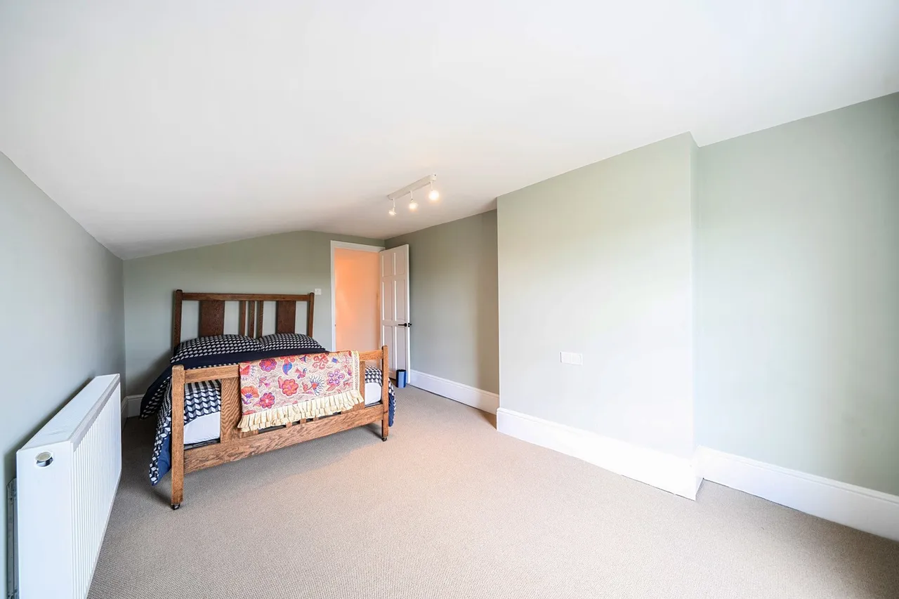 Friern Road, SE22, photo 10