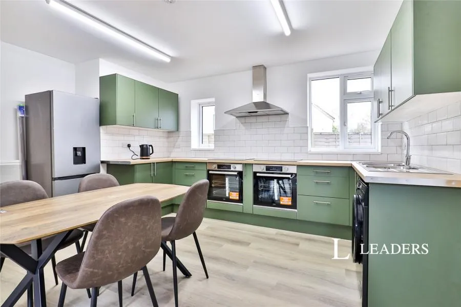 Kimmeridge Avenue, Poole, BH12, photo 2