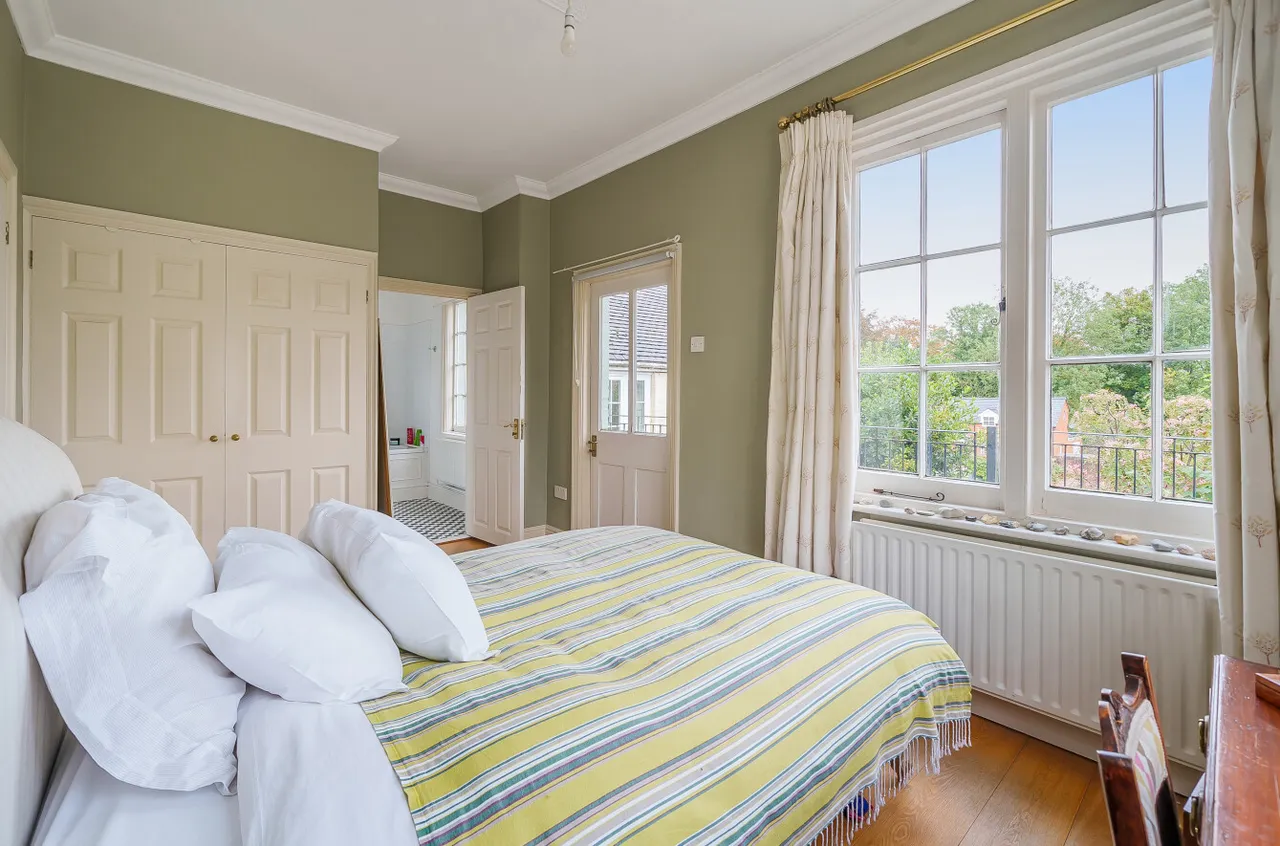 The George Yard, Alresford, SO24, photo 3