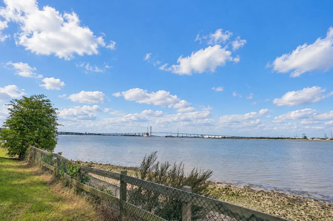 Clovelly Place, Greenhithe, DA9, photo 9