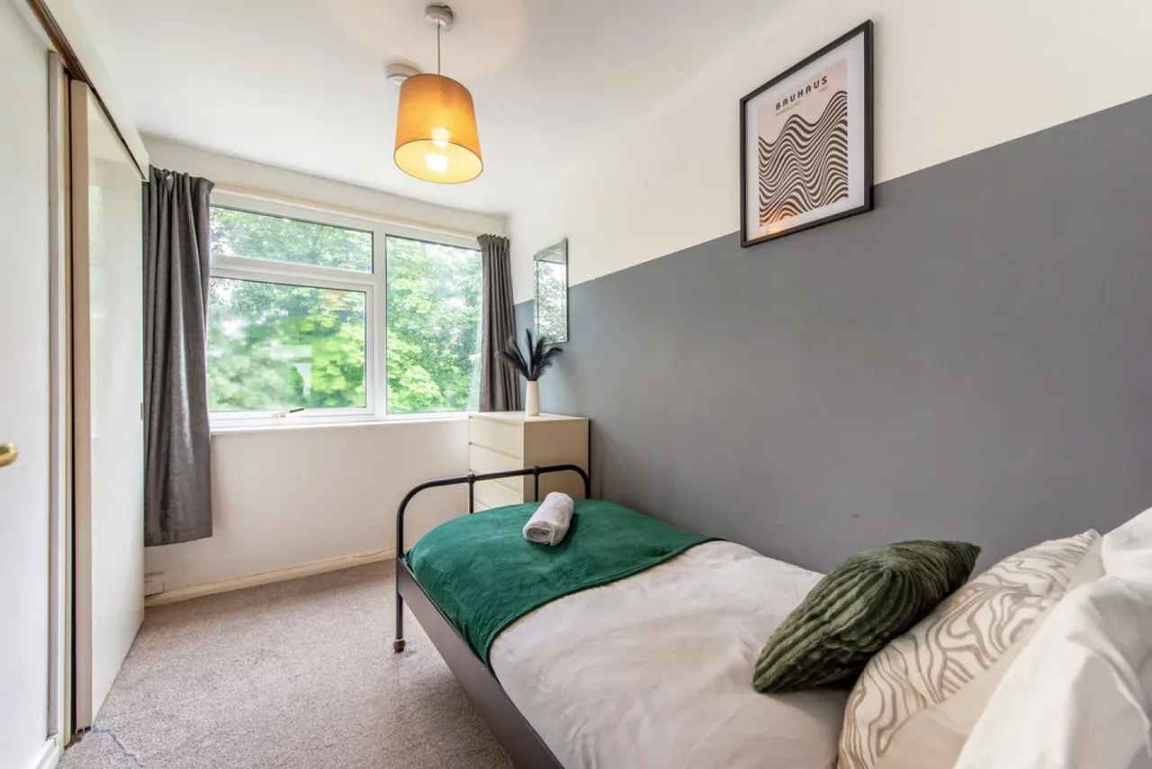 Sparkford Close, Winchester, photo 12
