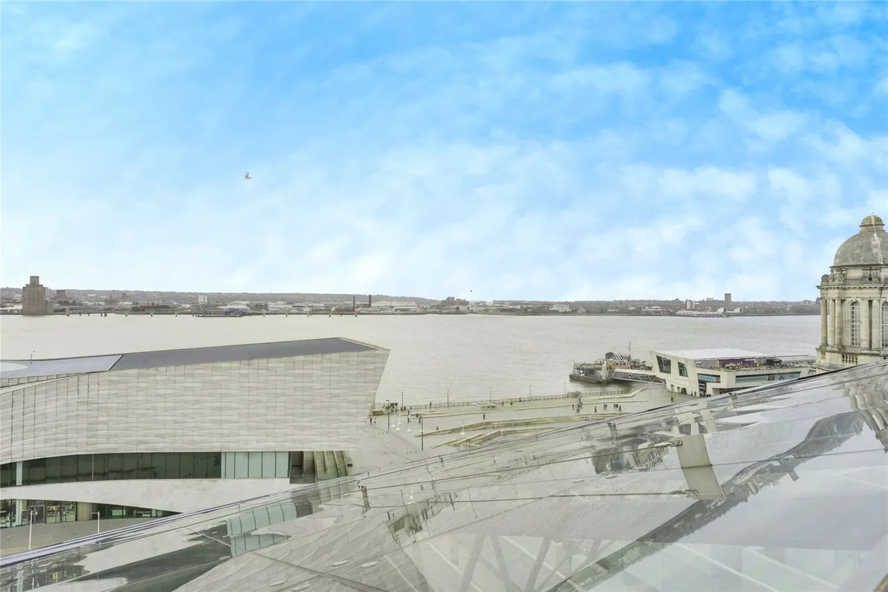 Mann Island, Liverpool, L3, photo 2