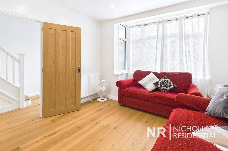 Beechcroft Road, Chessington, KT9, photo 5